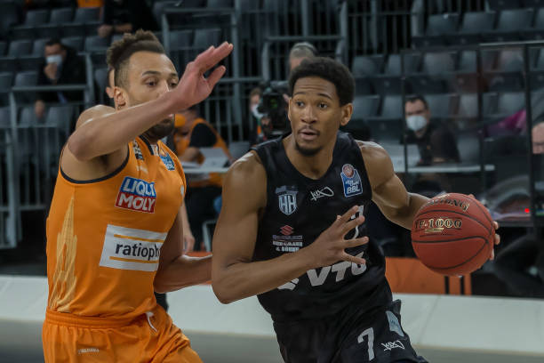 他们在面对 他们在面对