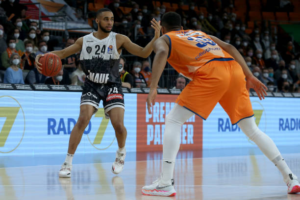 素质和深厚 素质和深厚